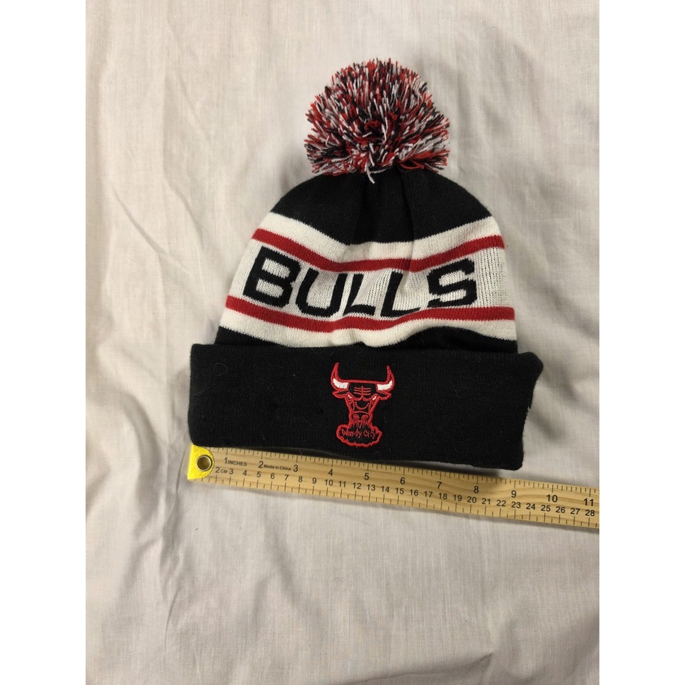 Chicago Bulls Beanie Hat Cap Mens One Size Black NBA Basketball New Era HWC Pom